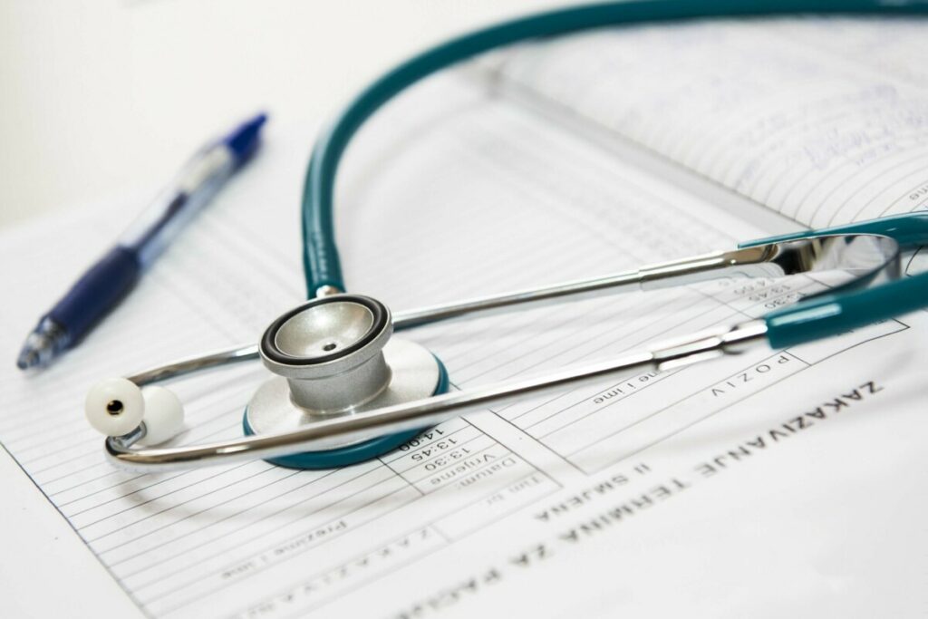 blue and silver stetoscope 40568 2 1